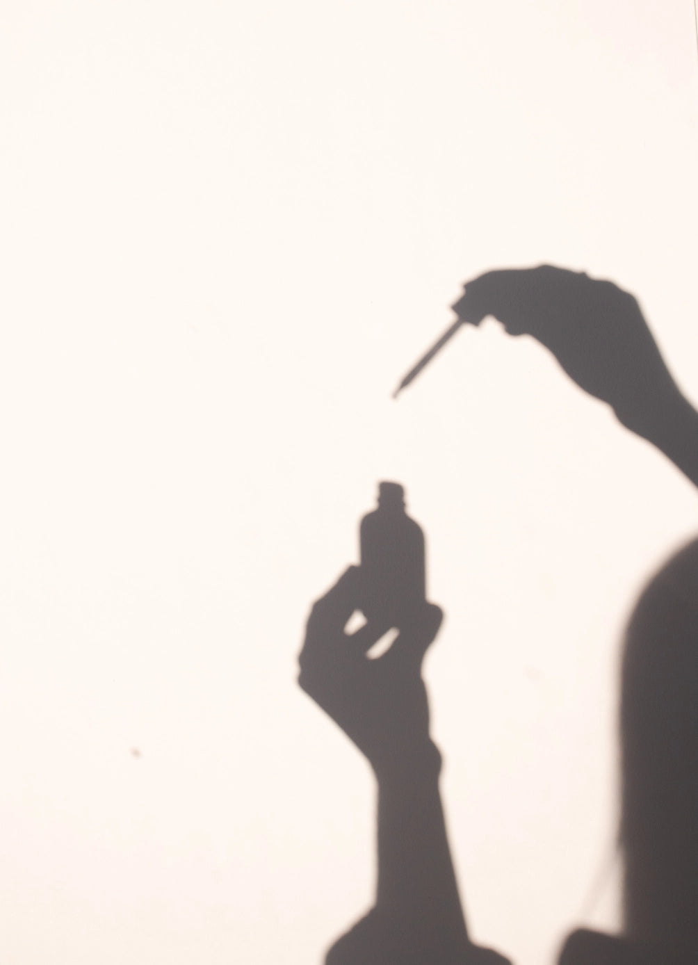 Daydream Organics Herbal Tincture silhouette with dropper.